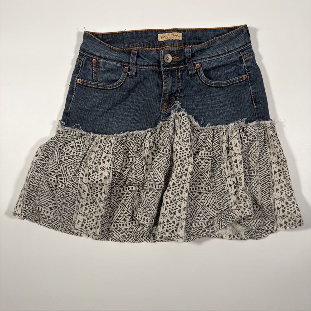 Paris Blues Juniors Denim and Patterned Mini Y2K‎ Skirt Size 3